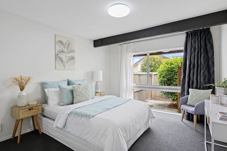 Photo of property in 2/321 Wairakei Road, Burnside, Christchurch, 8053