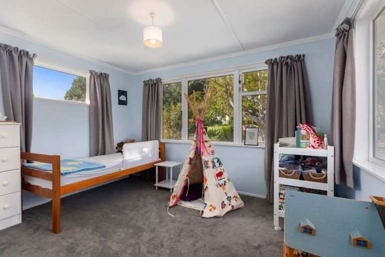Photo of property in 49r Hine Road, Wainuiomata, Lower Hutt, 5014