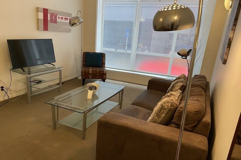 Photo of property in Guardian Apartments, 324/105 Queen Street, Auckland Central, Auckland, 1010