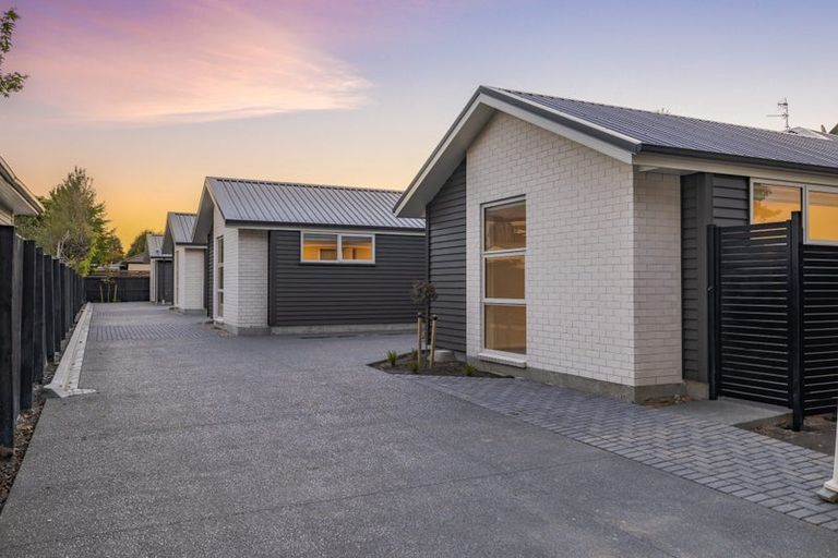 Photo of property in 157 Yaldhurst Road, Sockburn, Christchurch, 8042