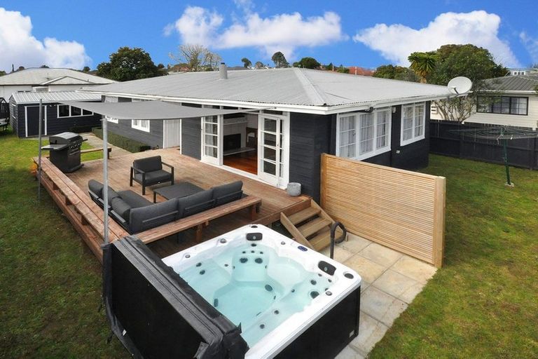 Photo of property in 2/16 View Road, Papakura, 2110