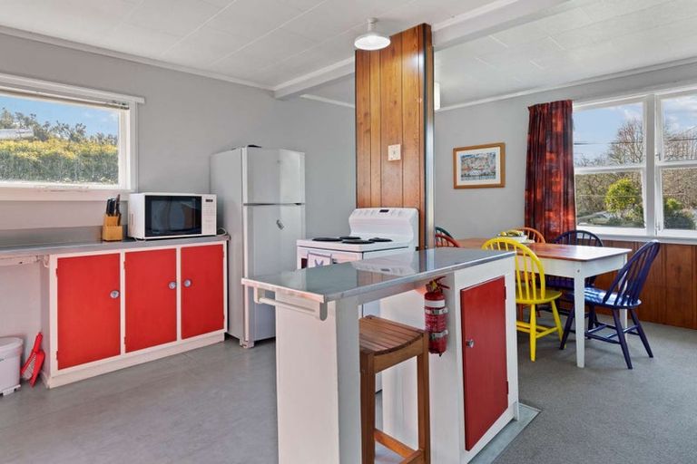 Photo of property in 18 Oxford Road, Lake Rotoma, Rotorua, 3074
