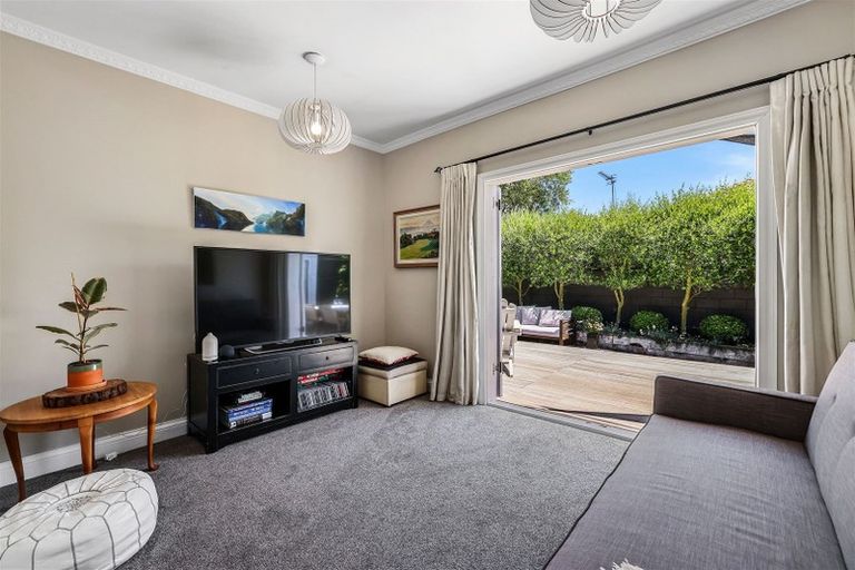 Photo of property in 59 Windermere Road, Papanui, Christchurch, 8053