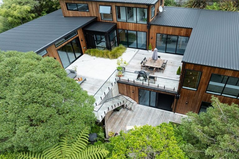 Photo of property in 17 Kim Street, Khandallah, Wellington, 6035