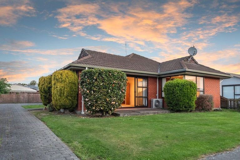Photo of property in 118 Reynolds Avenue, Bishopdale, Christchurch, 8053