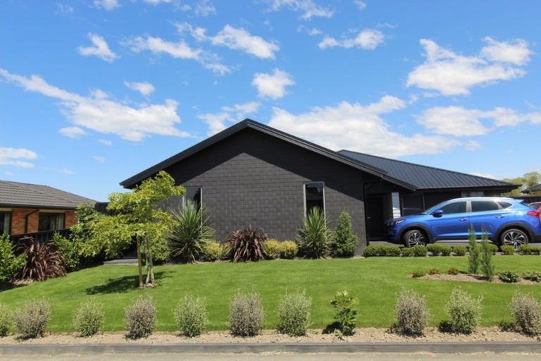 Photo of property in 18 Eric Batchelor Place, Waimate, 7924