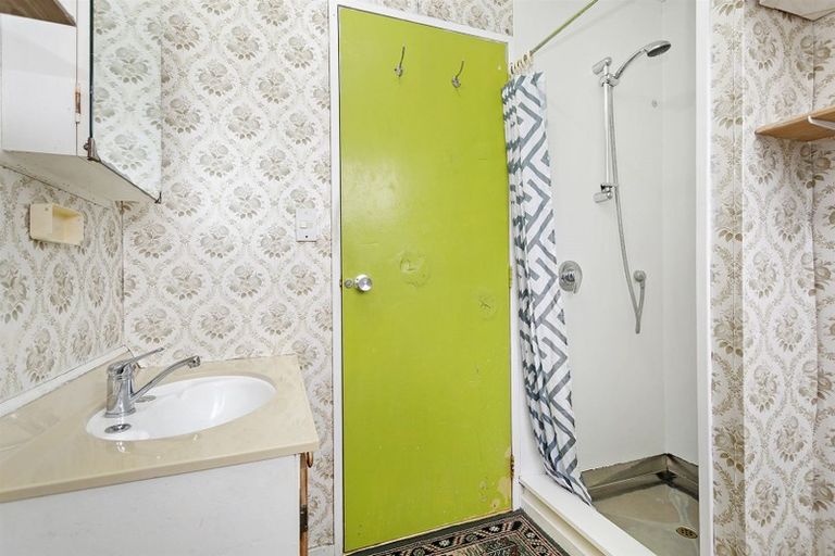 Photo of property in 23 Nassau Avenue, Grenada North, Wellington, 5028