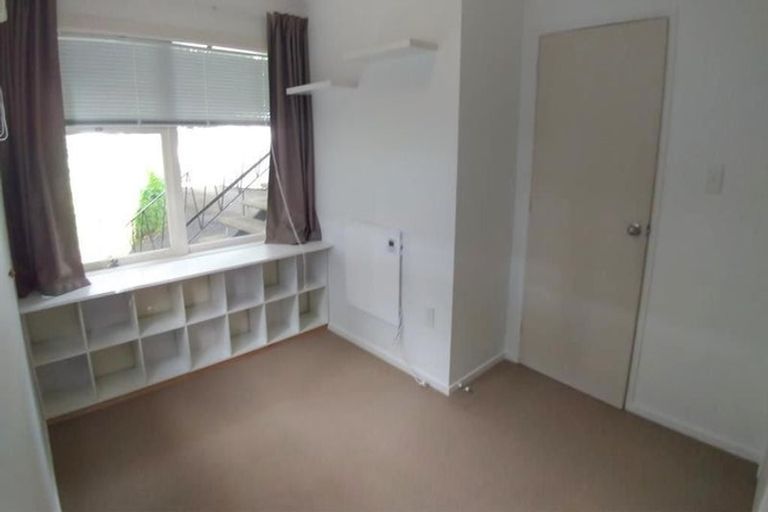 Photo of property in 2/198 Hurstmere Road, Takapuna, Auckland, 0622