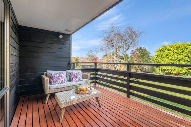 Photo of property in 11 Stevenson Way, Cockle Bay, Auckland, 2014