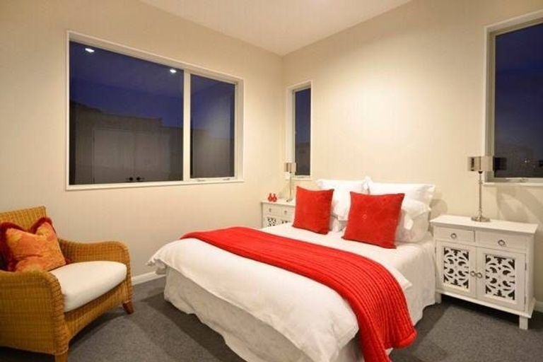 Photo of property in 35 Namsan Close, Fairview Heights, Auckland, 0632