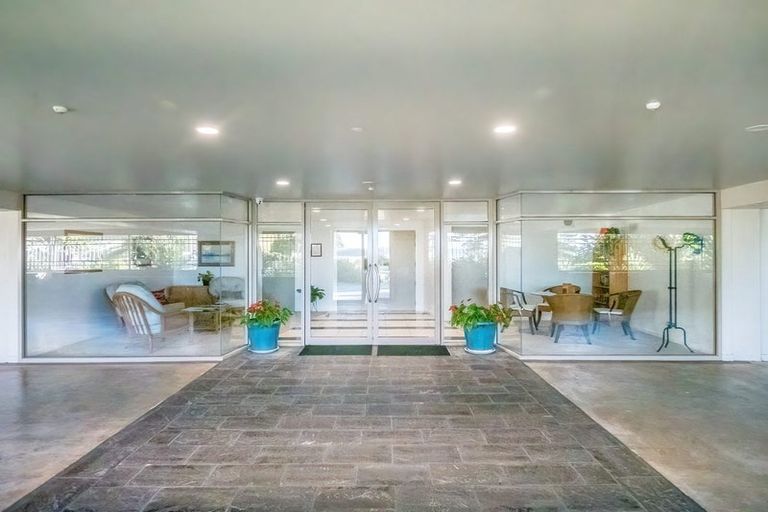 Photo of property in Bridgewater Apartments, 207/7 Te Rangi Cross Road, Paihia, 0200