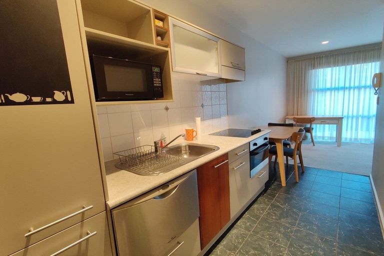 Photo of property in Atrium Towers, 1o/154 The Terrace, Wellington Central, Wellington, 6011