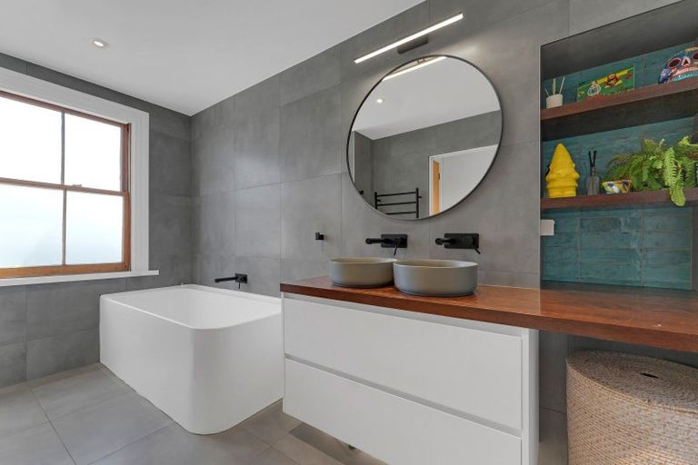 Photo of property in 44 Mozeley Avenue, Devonport, Auckland, 0624