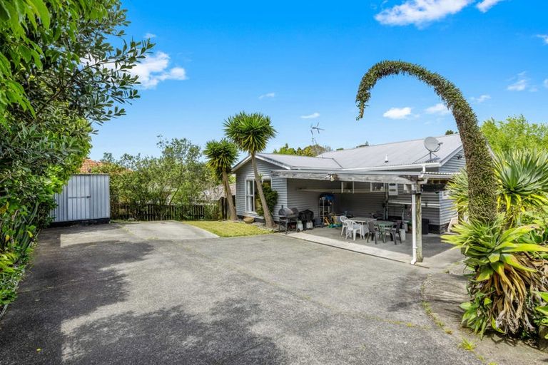 Photo of property in 151 Brian Crescent, Stanmore Bay, Whangaparaoa, 0932