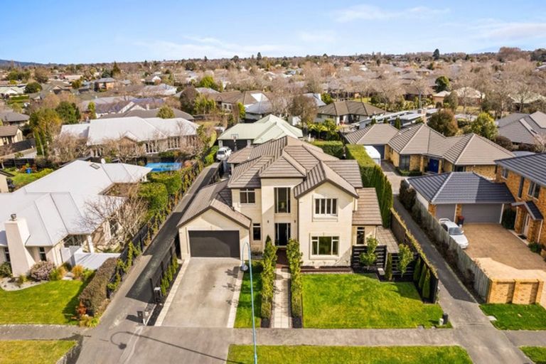 Photo of property in 68 Willowview Drive, Redwood, Christchurch, 8051