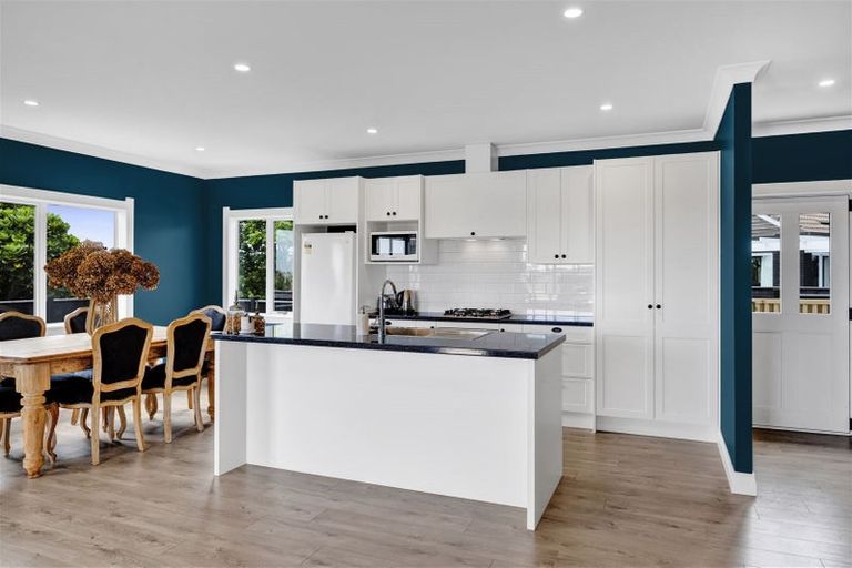 Photo of property in 22 Maple Crescent, Whalers Gate, New Plymouth, 4310