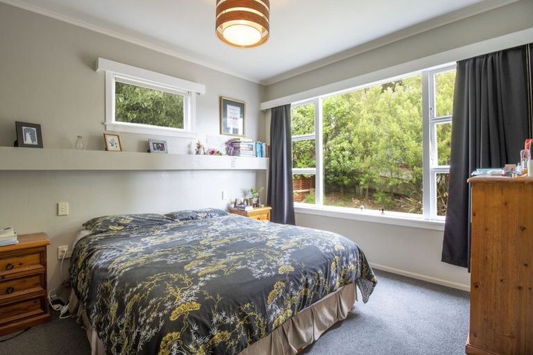 Photo of property in 6 Aranui Street, Maupuia, Wellington, 6022