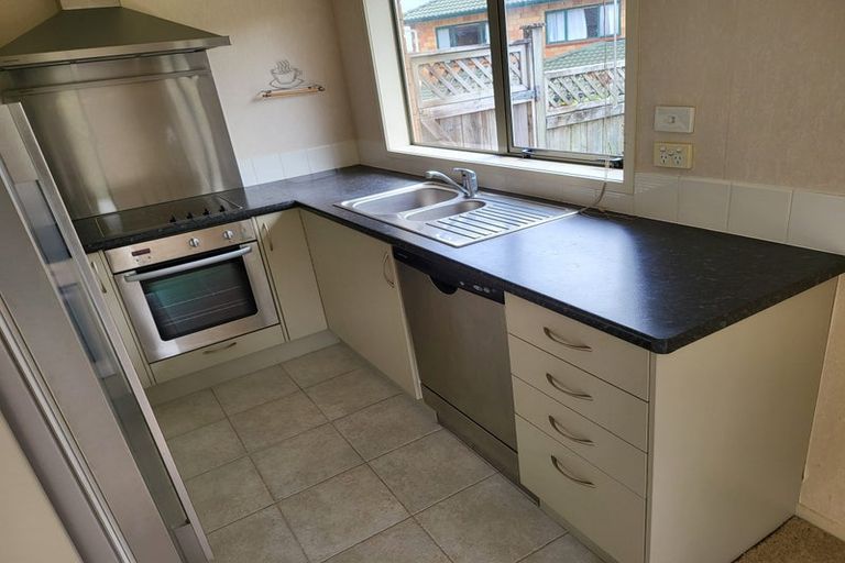 Photo of property in 19 Ballymore Drive, Pinehill, Auckland, 0632