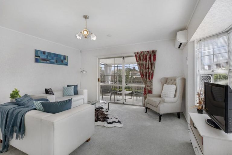 Photo of property in 1/6 Keeney Court, Papakura, 2110