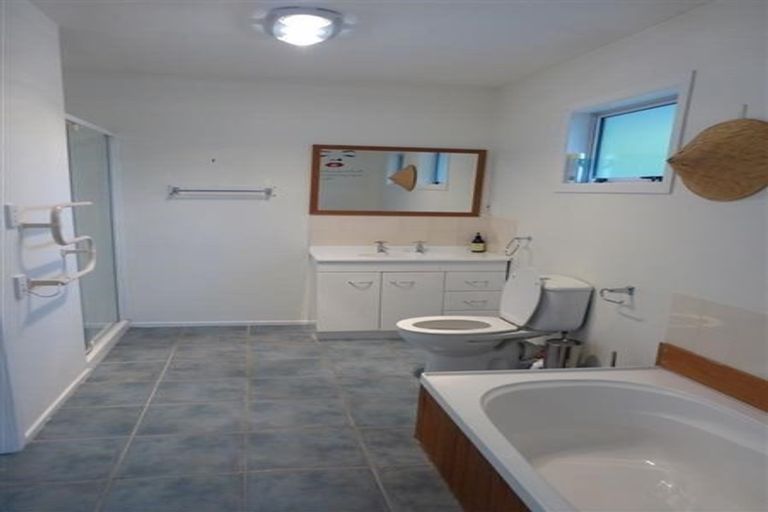 Photo of property in 10 Winslow Street, Burnside, Christchurch, 8053