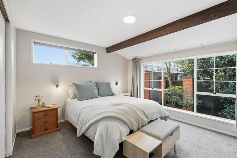 Photo of property in 7 Calbreath Place, Russley, Christchurch, 8042