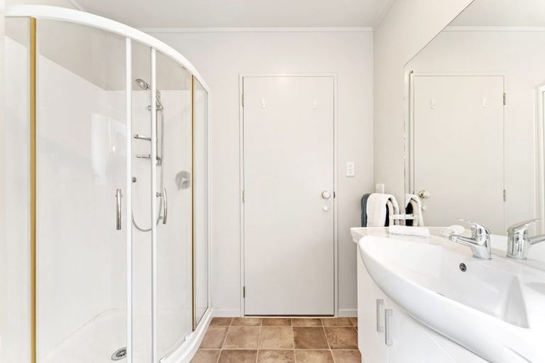 Photo of property in 16 Palmgreen Court, Stanmore Bay, Whangaparaoa, 0932