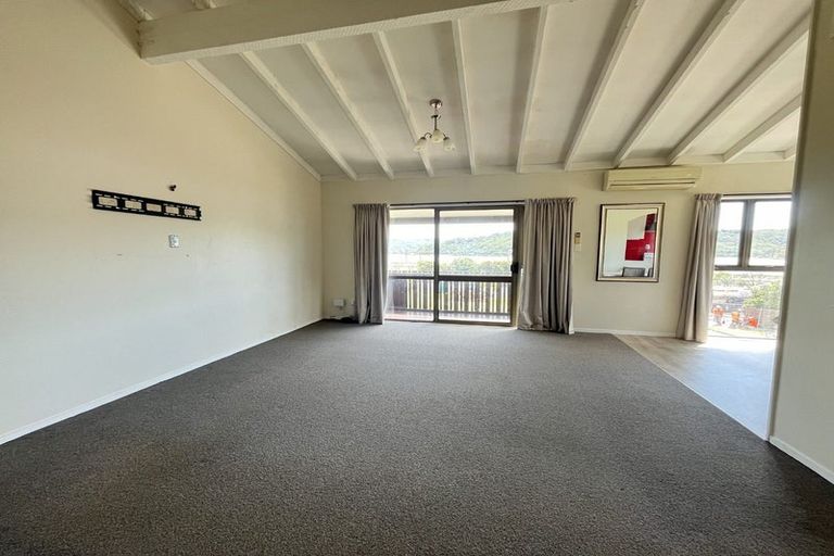 Photo of property in 1 Brora Crescent, Papakowhai, Porirua, 5024