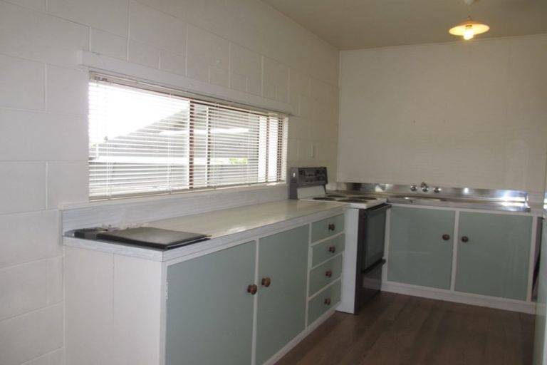 Photo of property in 8a Straven Road, Riccarton, Christchurch, 8011