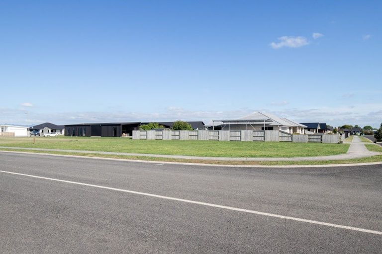 Photo of property in 32 Costello Drive, Ngatea, 3503