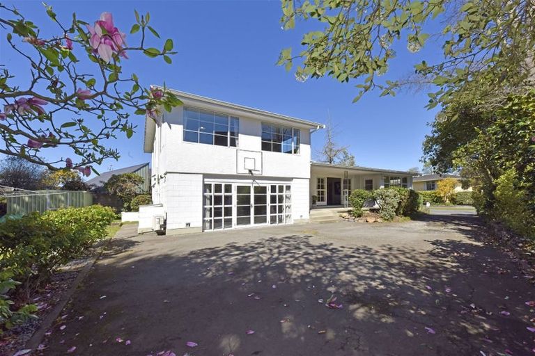 Photo of property in 10 Guinness Crescent, Ilam, Christchurch, 8041