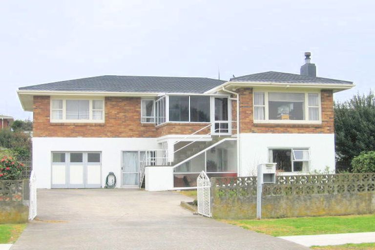 Photo of property in 25 Lee Street, Mount Maunganui, 3116