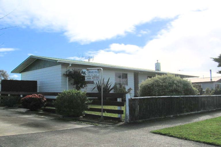 Photo of property in 8 Kennedy Avenue, Feilding, 4702