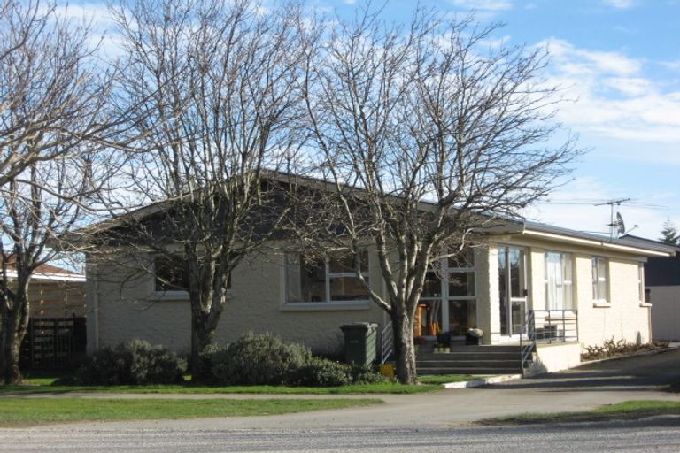 Photo of property in 24 Great North Road, Winton, 9720