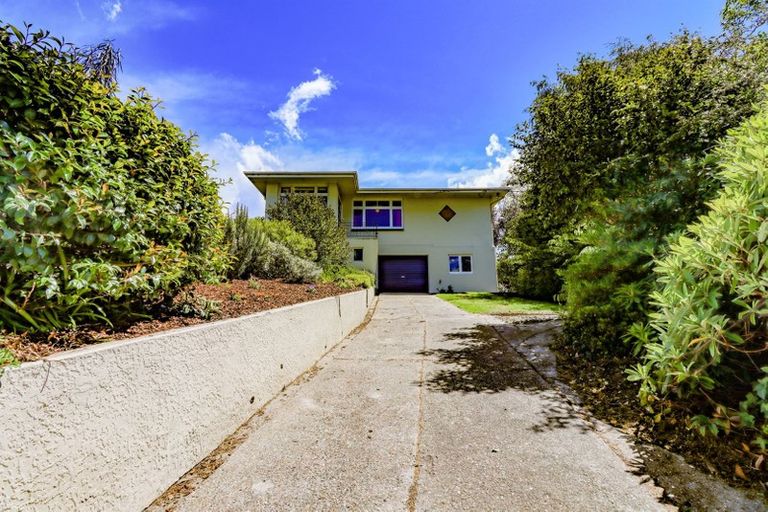 Photo of property in 14 Solway Street, Holmes Hill, Oamaru, 9401