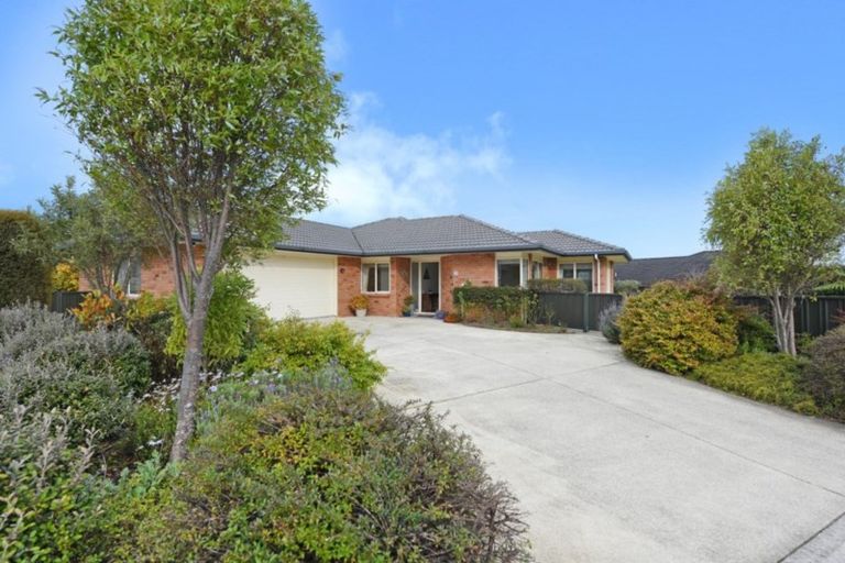 Photo of property in 32 Sunstone Crescent, Brown Owl, Upper Hutt, 5018