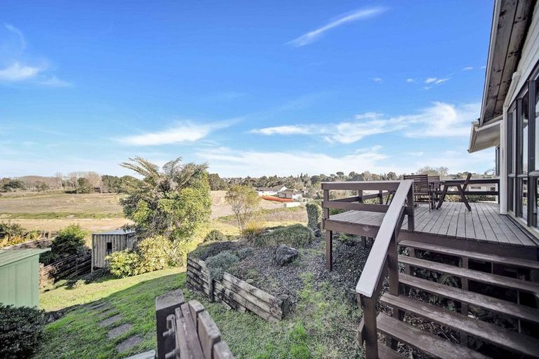 Photo of property in 12 Snowden Place, Opaheke, Papakura, 2113