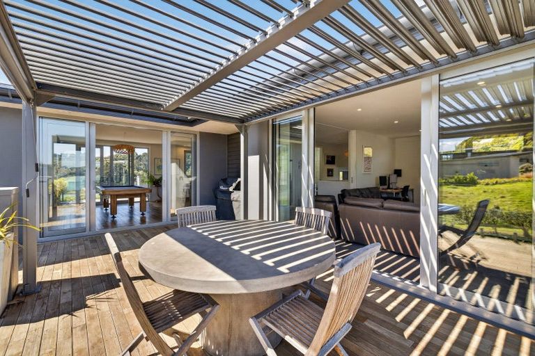Photo of property in 11 Kaioruru Lane, Charteris Bay, Lyttelton, 8971