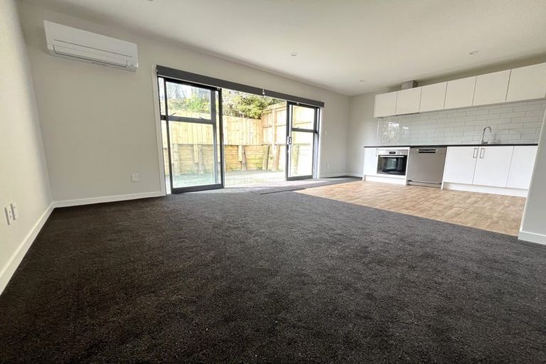 Photo of property in 49 Taylor Terrace, Tawa, Wellington, 5028