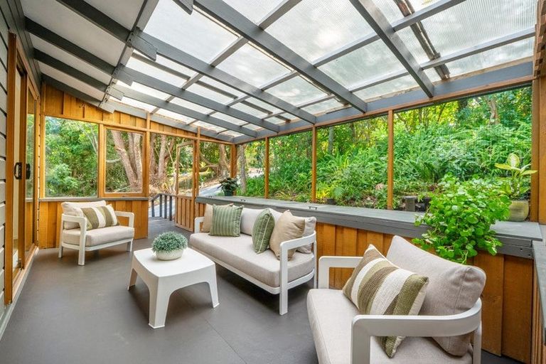 Photo of property in 32 Rosecamp Road, Beach Haven, Auckland, 0626