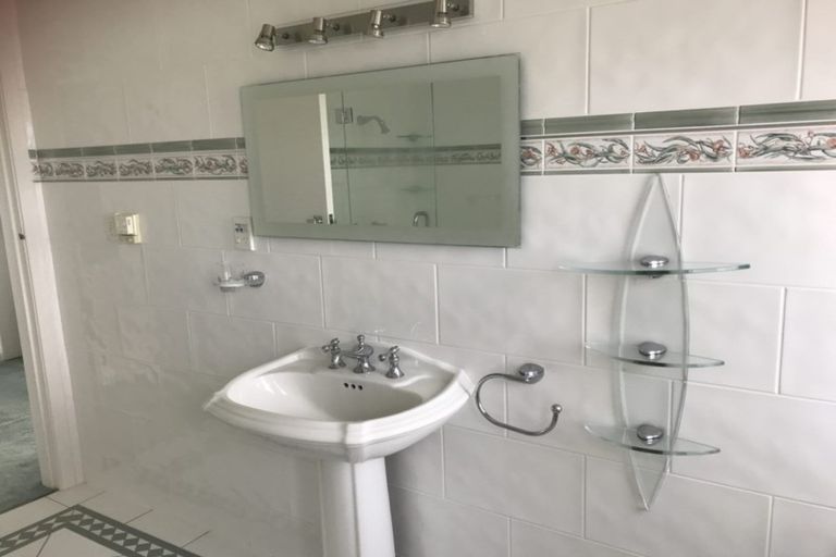 Photo of property in 70 West Street, Pukekohe, 2120