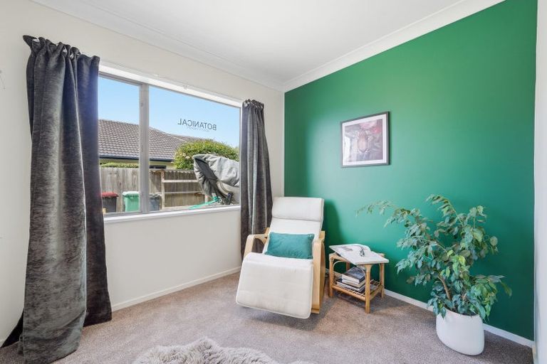 Photo of property in 16 Dawson Douglas Place, Kaiapoi, 7630