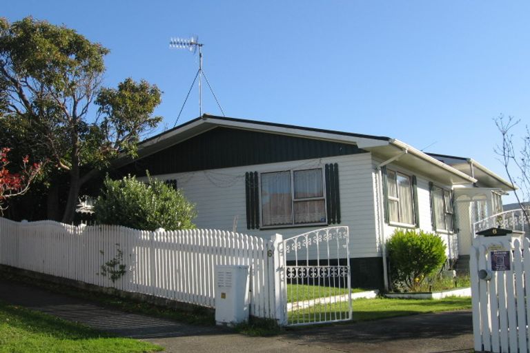 Photo of property in 6 Clapham Grove, Stokes Valley, Lower Hutt, 5019