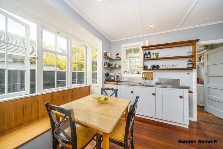 Photo of property in 654 Featherston Street, Roslyn, Palmerston North, 4414