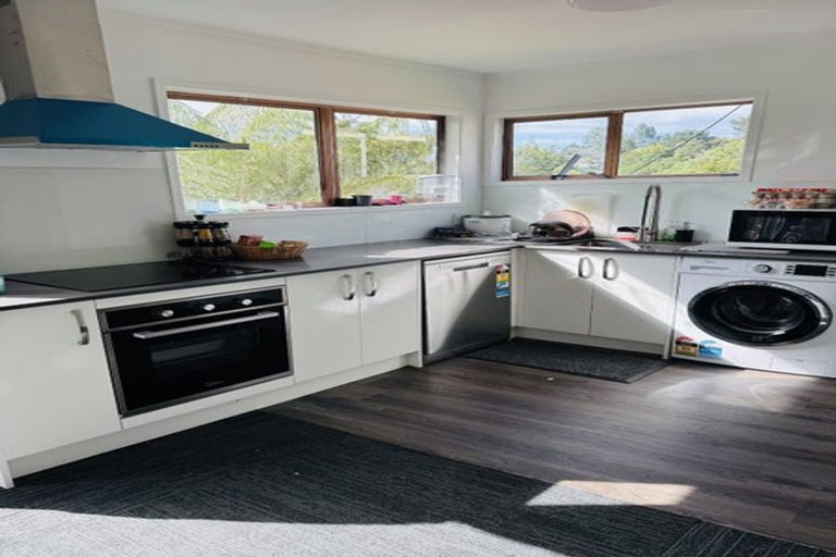 Photo of property in 671 East Coast Road, Browns Bay, Auckland, 0630