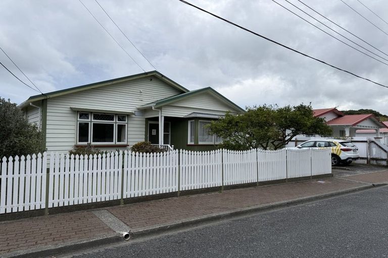 Photo of property in 6 Valentine Street, Alicetown, Lower Hutt, 5010