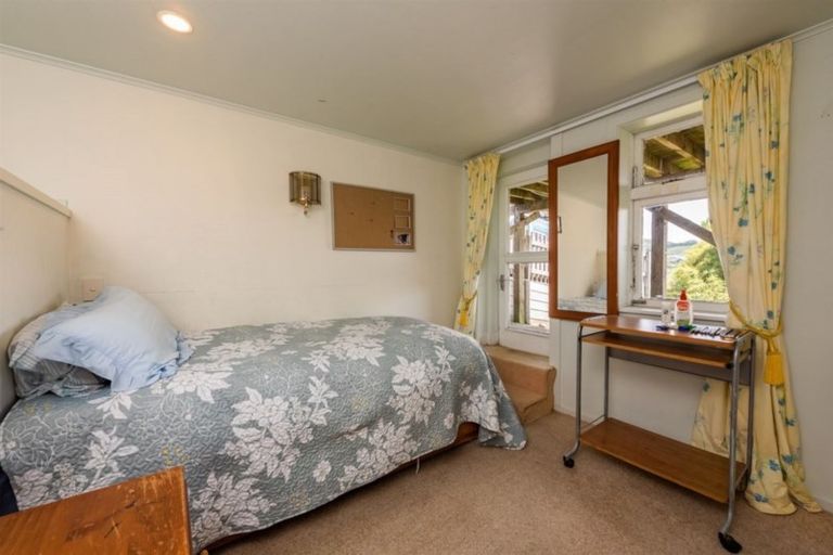 Photo of property in 28 Chesterton Street, Johnsonville, Wellington, 6037