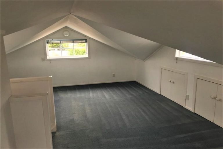 Photo of property in 43 St Leonards Road, Kelston, Auckland, 0602