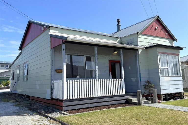 Photo of property in 72 Packers Quay, Blaketown, Greymouth, 7805