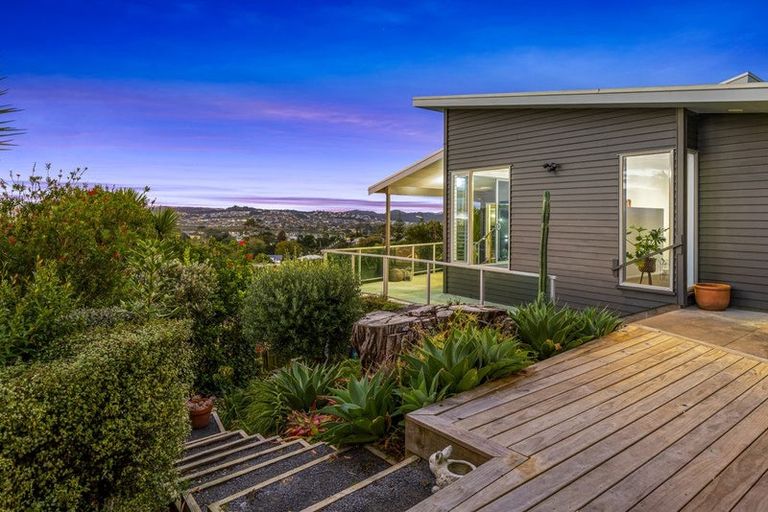 Photo of property in 3 Veronica Close, Red Beach, 0932