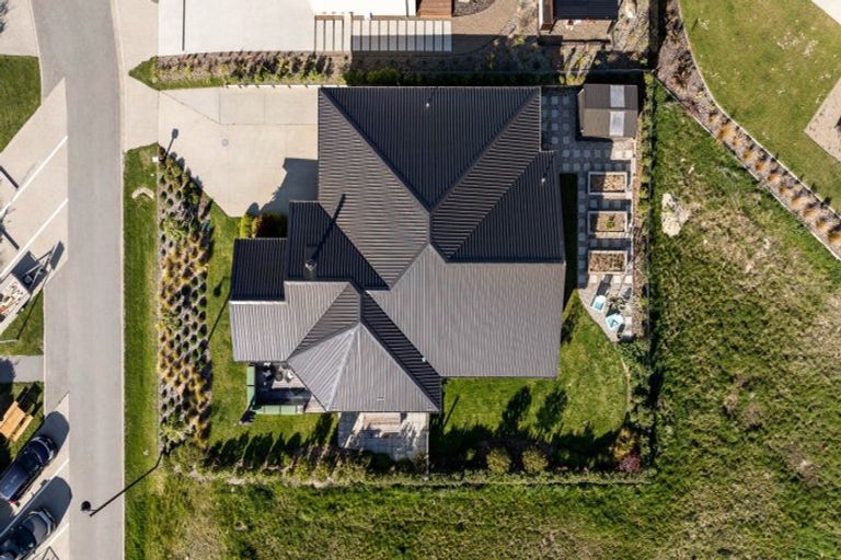 Photo of property in 12 Kereru Crescent, Wanaka, 9305